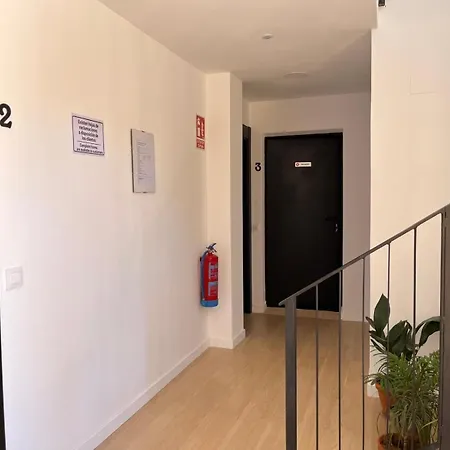 Tres Olivos מלון דירות 3*