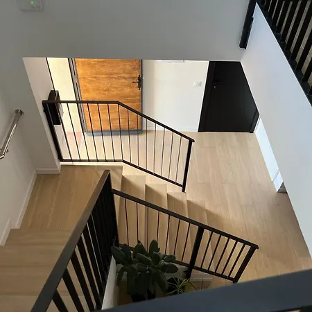 Tres Olivos מלון דירות 3*