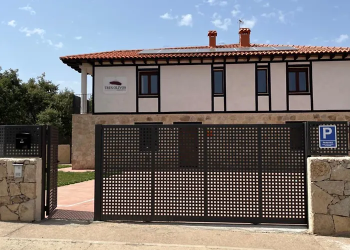 Tres Olivos 아파트호텔 3*